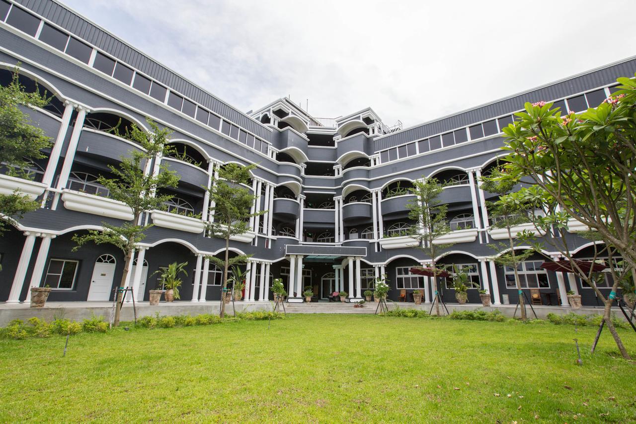 Jinhue Hotel Луйе Экстерьер фото
