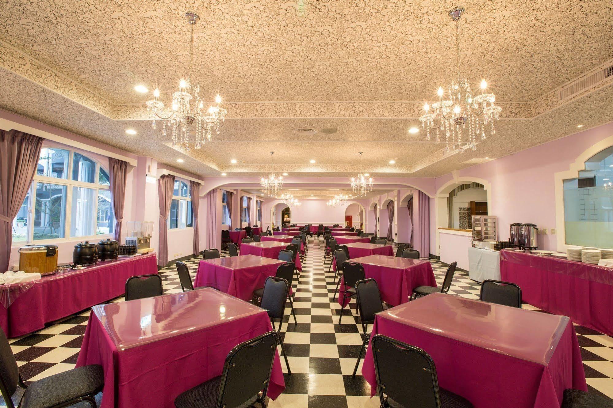 Jinhue Hotel Луйе Экстерьер фото